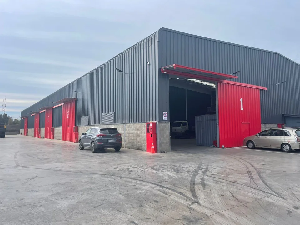 Complejo de bodegas Los Olmos